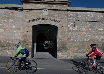 Reobrin els cementeris municipals i es flexibilitzen les limitacions en funerals i vetlatoris