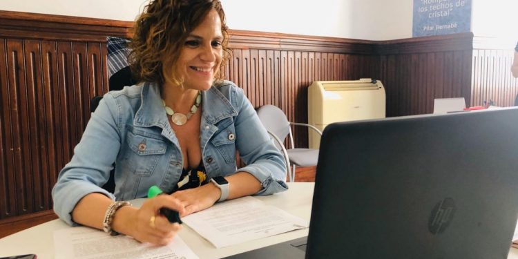 Bernabé: “Volem ajudar als artistes fallers que han decidit continuar apostant per la ciutat de València per a continuar exercint la seua activitat”