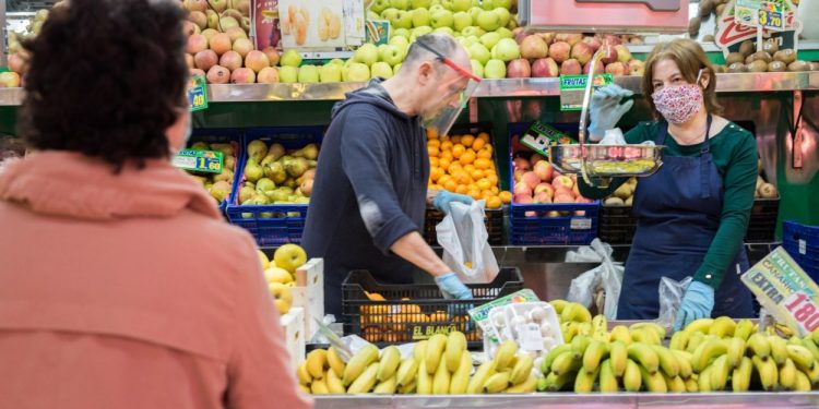El Mercat Central dedica un fort aplaudiment als seus clients