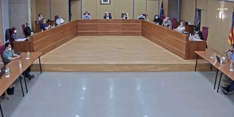 L’alcalde d’Alboraia detalla la labor de Serveis Socials durant la pandèmia en Ple Municipal