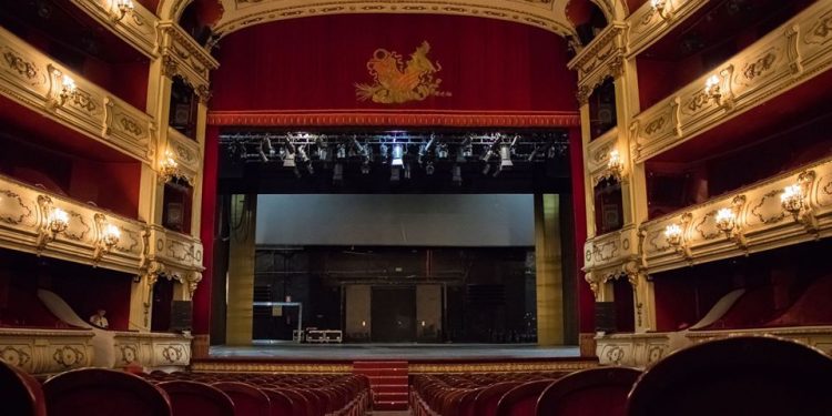 Cultura reobri els teatres públics de la Generalitat amb una cloenda simbòlica de la temporada