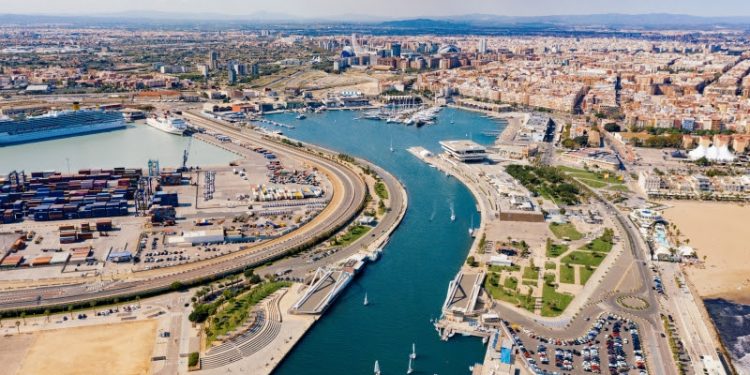 La Marina de València inicia la demolición de Lay Down