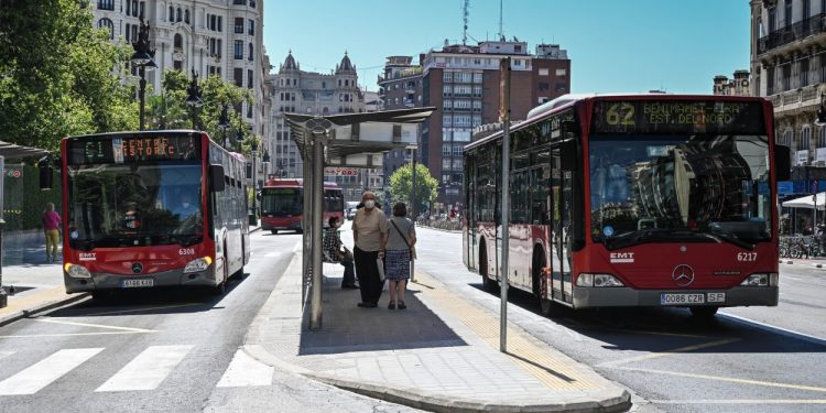 Els autobusos municipals mantenen les mesures de seguretat per a garantir desplaçaments segurs a totes les persones usuàries.