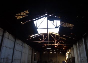 Urbanisme demolirà una nau del carrer de Sant Vicent per garantir la seguretat i evitar la degradació de la zona