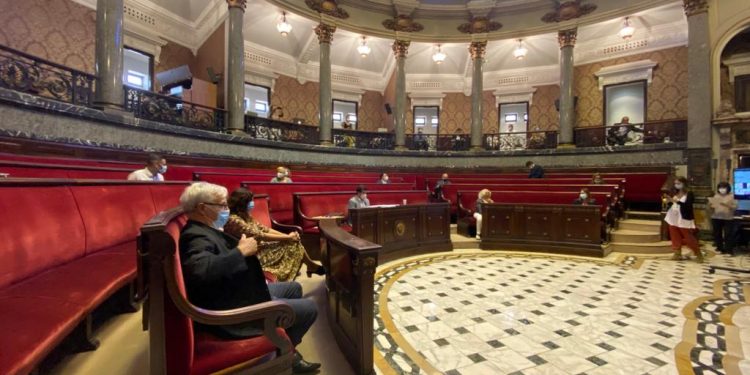 L’alcalde defén que la plaça de l’ajuntament serà «emblema de la ciutat saludable amb espai per a les persones»