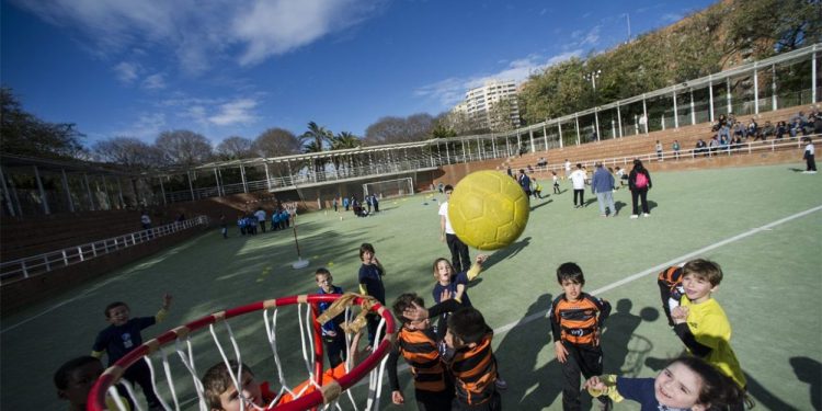 La regidora d’Esports, Pilar Bernabé, ha anunciat que al final d’este mes de juny comencen les escoles esportives d’estiu