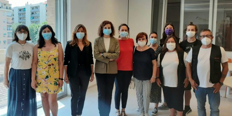 L’Ajuntament de València agraix a la fundació PER AMOR A L’ART la col·laboració i suport cap a les famílies migrants més vulnerables