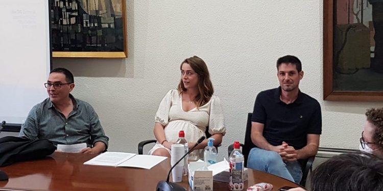 Esta serà la novena experiència en la Plaça de l’Ajuntament per a Santaeulalia, que ja hi ha plantat bé com a autor principal, bé com a col·laborador amb altres tallers.