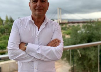 Cs Gandia demana una passada especial perquè els repartidors puguen treballar en el centre sense limitació horària