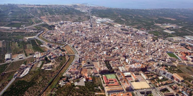 El PSPV segueix sense crear les bases d’ajudas al comerç un mes després de reservar els diners