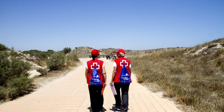 Este dissabte comença la labor del voluntariat soci-ambiental de Creu Roja a la Devesa