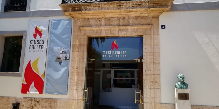 Els Museu Faller com el Museu de la Setmana Santa Marinera obrin les seues portes este divendres