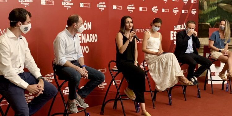 Tania Baños qualifica d’èxit el cicle de conferències organitzat per la Diputació per a l’adaptació del teixit esportiu de la província a la nova realitat.