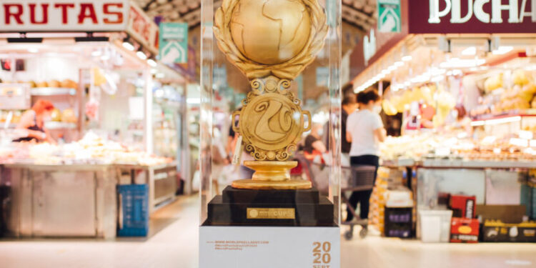 fins dissabte que ve, s’exhibirà en el Mercat Central la Copa del primer Mundial de Paella
