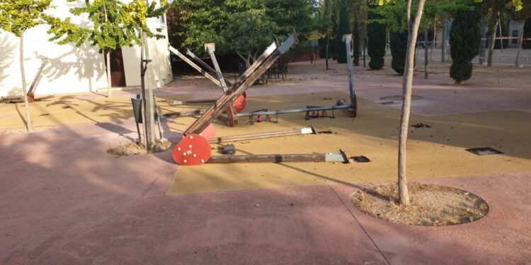 València torna a tancar temporalment les zones de jocs infantils dels parcs i jardins de la ciutat per ajudar a contindre el ritme de contagis per la COVID-19