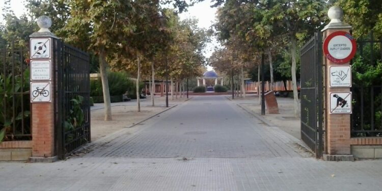 Els parcs i jardins de la ciutat amplien l’horari perquè la ciutadania puga disfrutar-los més temps