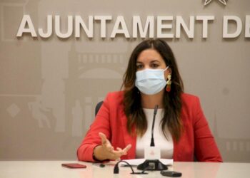 Urbanisme instal·la 134 nous bancs en diferents barris de València