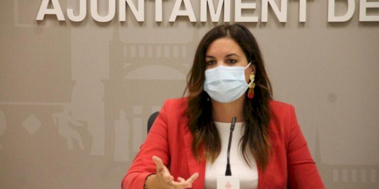 Urbanisme instal·la 134 nous bancs en diferents barris de València