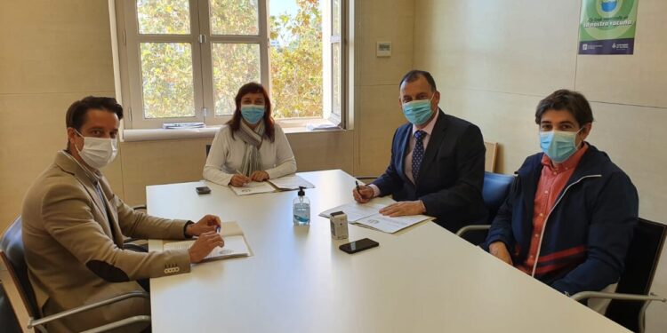 Benestar social signa els dos primers convenis de cobertura dels tractaments odontològics i auditius per a persones en situació de vulnerabilitat