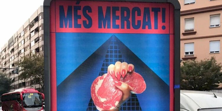 Comerç distribueix 19.500 bosses de compra, 7.500 samarretes, 3.500 davantals i 7.000 mascaretes per a promocionar els Mercats Municipals de València