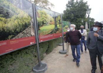 L´alcalde de València inaugura a Vivers l´exposició «Salvar els boscos» sobre els danys mediambientals dels incendis