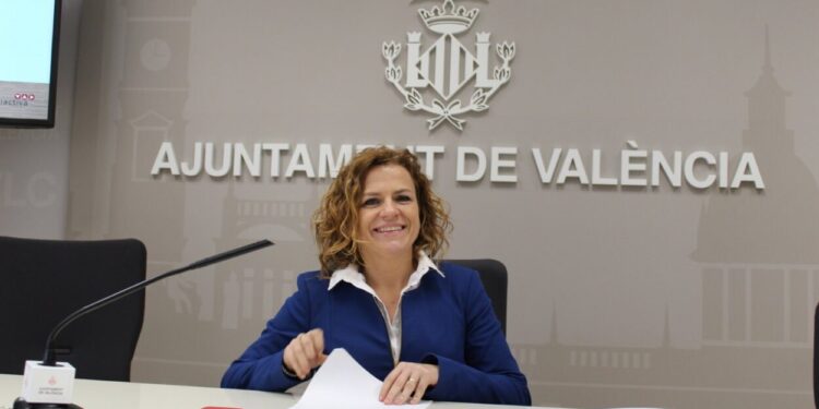 València Activa forma a més de 15.000 persones durant la primera fase del seu programa «online»