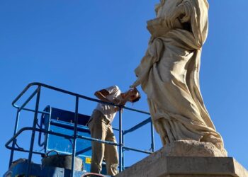 L’Ajuntament acaba la rehabilitació de l’estàtua de Sant Lluís Bertran