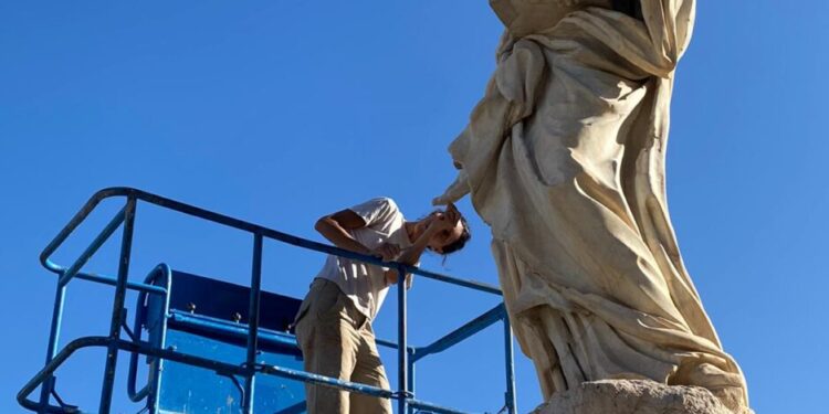 L’Ajuntament acaba la rehabilitació de l’estàtua de Sant Lluís Bertran