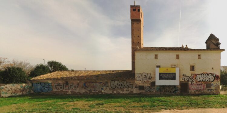 L’ajuntament inicia els treballs per poder rehabilitar l’alqueria Falcó de Torrefiel