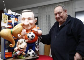 La corporació manifesta el seu reconeixement a Rafael Pla i Bernardo España «Españeta»