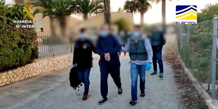 Detingut a Altea un captador del DAESH que contactava amb joves en internet per a radicalitzar-los