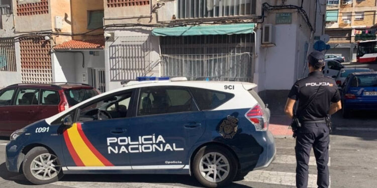 Detinguts tres joves, un d'ells menor, acusats de violar en grup una xiqueta a la Safor