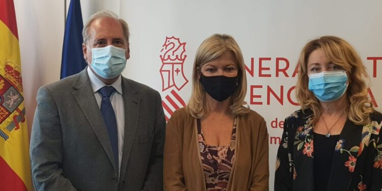 El Col·legi de Metges li trasllada a la Conselleria de Justícia el seu rebuig al valencià com a requisit obligatori per a accedir a la sanitat valenciana