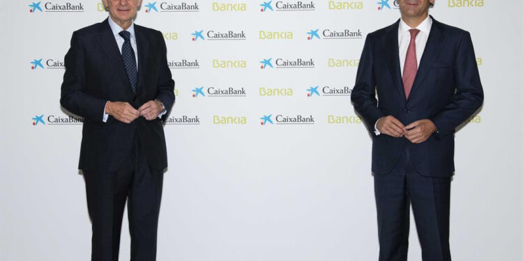 Els consells de CaixaBank i Bankia es reuniran aquest divendres per a convocar les juntes de la fusió