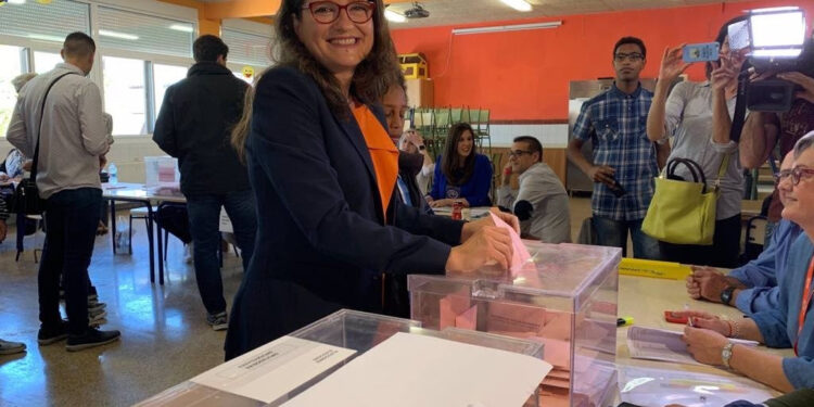 Oltra recorda les «anomalies» de la llei electoral valenciana davant el nou projecte del Botànic