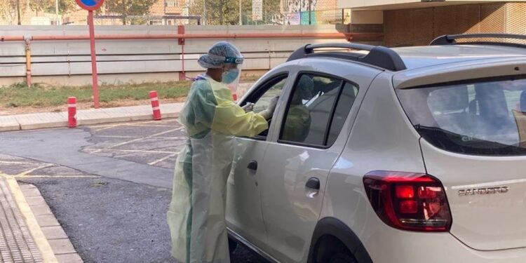 La Comunitat Valenciana suma 590 nous casos, cinc morts i 23 brots, un amb 27 afectats a Onda