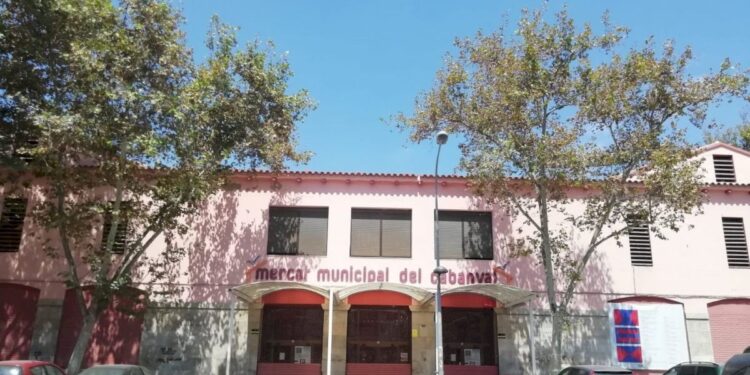 Comerç comença els tràmits per a reformar la nau de pescateria del Mercat del Cabanyal