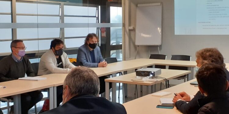 EMT comença a treballar en el projecte de renovació de totes les seues marquesines