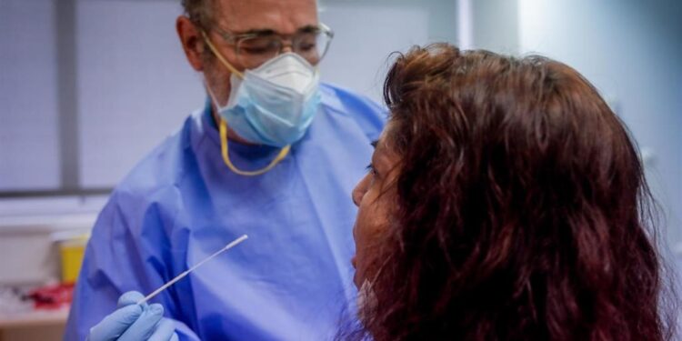 La Comunitat Valenciana torna a batre rècord de contagis de coronavirus, amb 2.341, i registra 39 defuncions