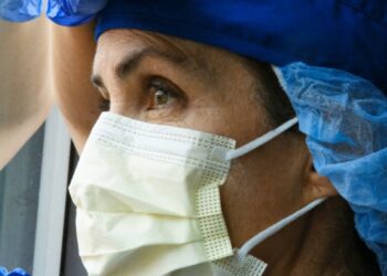 Espanya registra 10.853 nous casos de Covid-19, 5.008 en les últimes 24 hores, i 294 morts