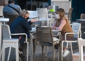 Sanitat notifica 17.395 nous casos de COVID-19, un lleuger descens davant el dimarts de la setmana anterior