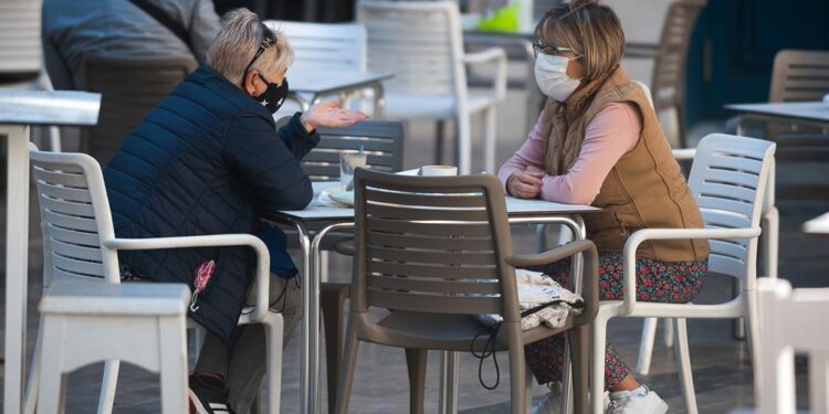 Sanitat notifica 17.395 nous casos de COVID-19, un lleuger descens davant el dimarts de la setmana anterior