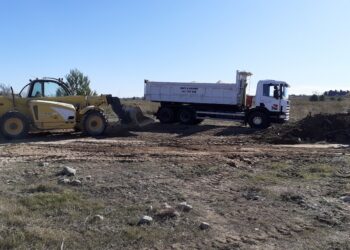 El Consorci gestor del Paisatge Protegit de la Desembocadura del riu Millars inicia la retirada d’un gran abocament antic ubicat a la vora de les llacunes artificials