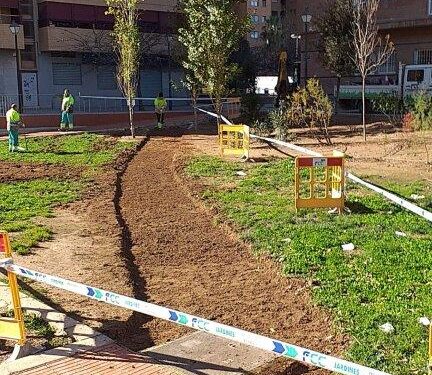 S’ultimen les obres de millora del jardí de Jose María Haro (Beteró) que incorpora les propostes del veïnaT