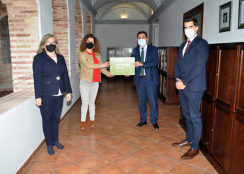 El Mercat Central i la Universitat Catòlica s’uneixen en la seua aposta per un Mercat segur