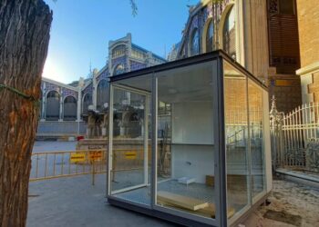 Avancen les obres de reurbanització de l’entorn del Mercat Central i s’instal·la el nou lloc de flors