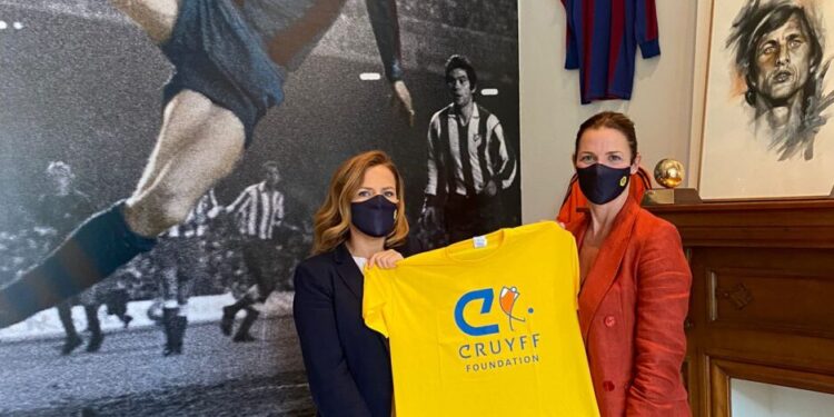 La Fundació Esportiva Municipal i la Fundació Cruyff col·laboren en la construcció d’un camp de futbol en honor al valencià Carlos Soler