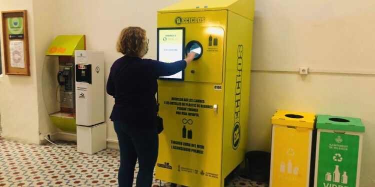 L’Ajuntament licita l’adquisició de màquines de recompensa per al reciclatge d’envasos