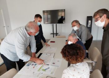 El parc infantil del complex d’Abastos s’ampliarà i tindrà més arbres, a més d’una àrea de descans per al veïnat