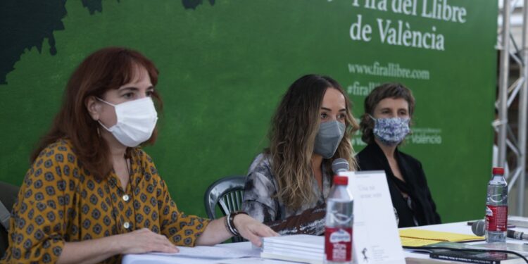 La Fira del Llibre, escenari de la presentació dels Premis Literaris Ciutat de València